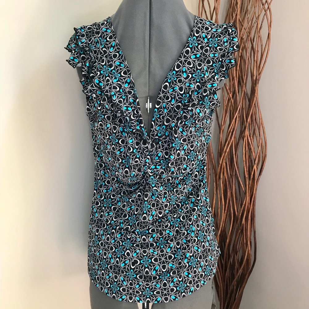 💵5 FOR $25💵 Susan Lawrence Ruffle Tank Top